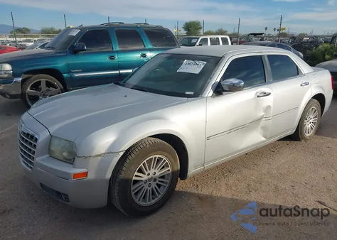 2010 Chrysler 300 Touring/Signature Series/Executive Series из США, поврежденный, VIN 2C3CA5CV2AH167931